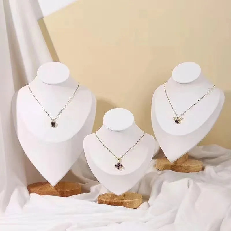 Buste Bijoux Velours Cuir Mannequin