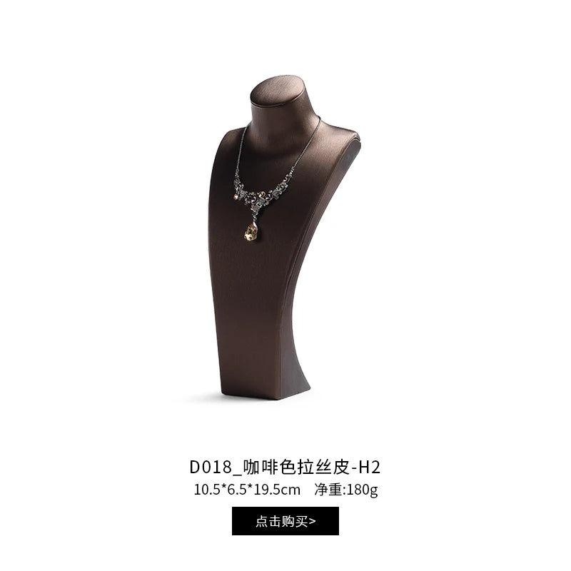 Buste Cou Cuir Portrait Mannequin Pendentif
