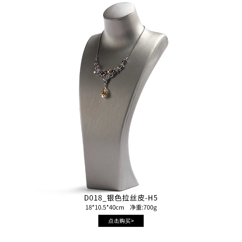 Buste Cou Cuir Portrait Mannequin Pendentif