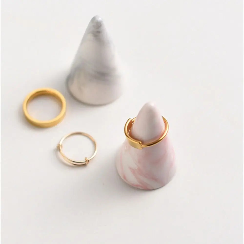Présentoir Bague Céramique Cône Marbre