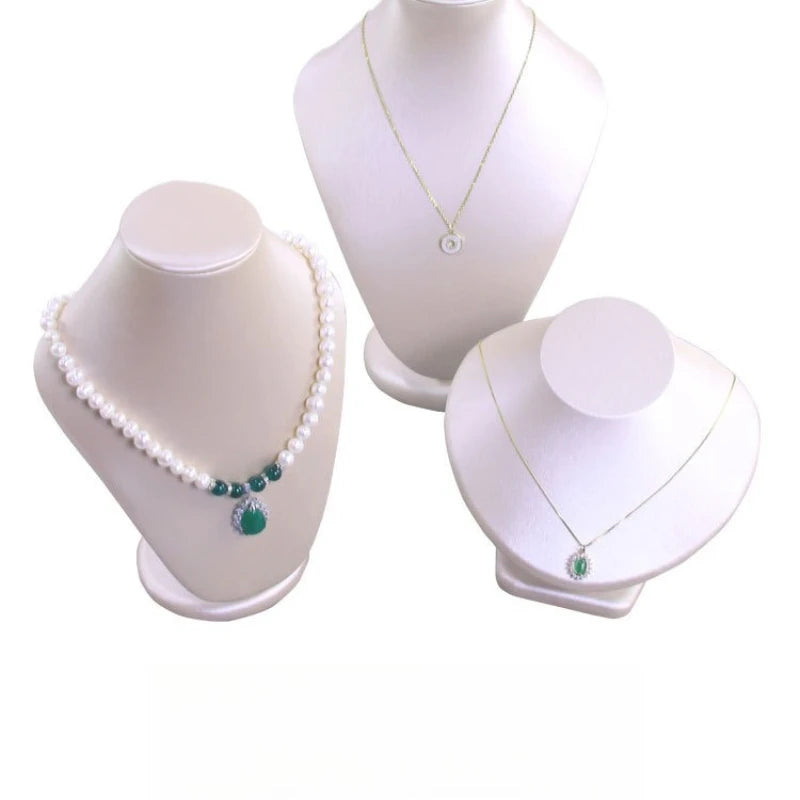 Présentoir Collier Buste Simili Cuir Brillant
