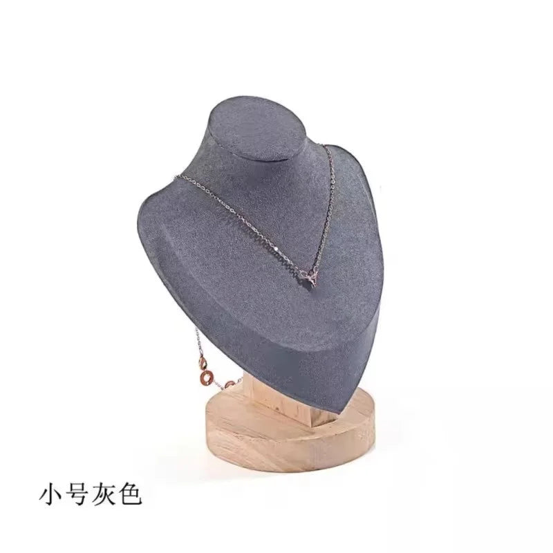 Buste Collier Bois Massif Portrait