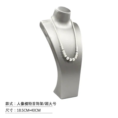 Buste Cou Cuir Blanc Mannequin Pendentif