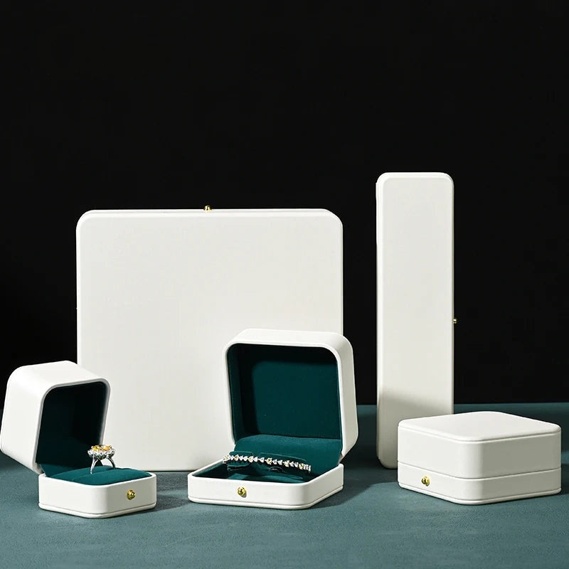 Écrin à Bijoux Blanc Intérieur Vert, 6 Formats