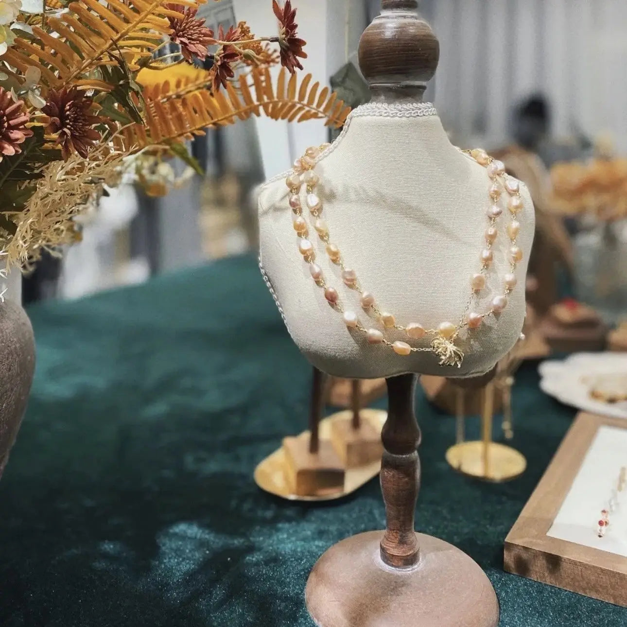 Présentoir Collier Bois Massif Vintage Vitrine