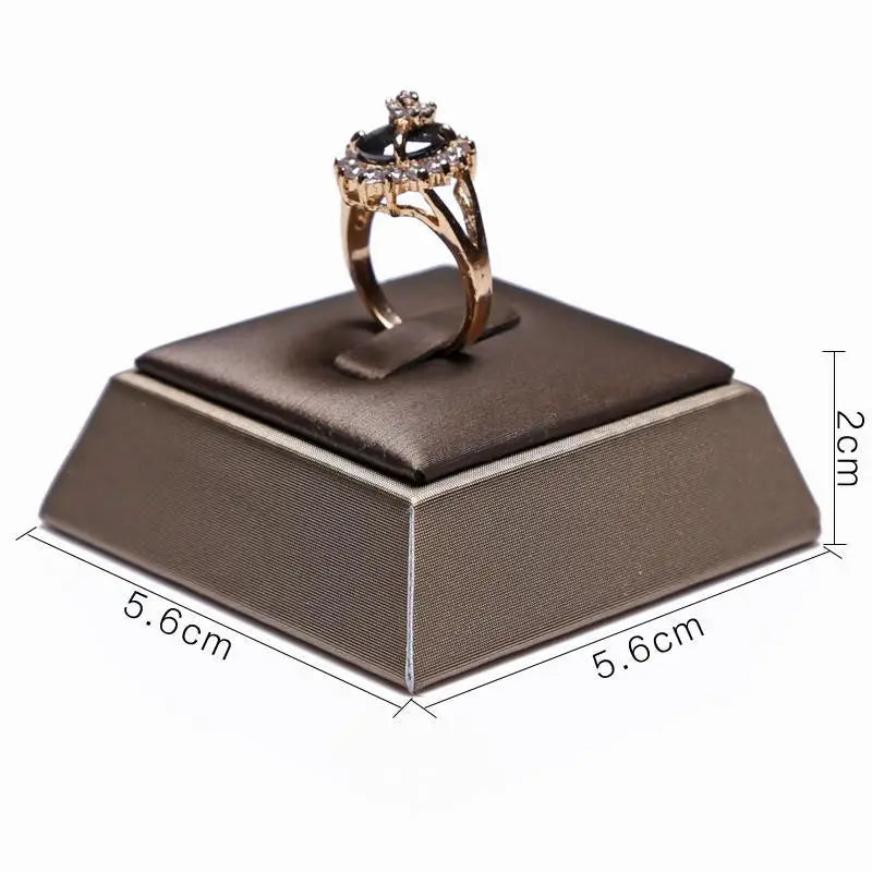 Présentoir Bague Simili Cuir Bracelet Pendentif