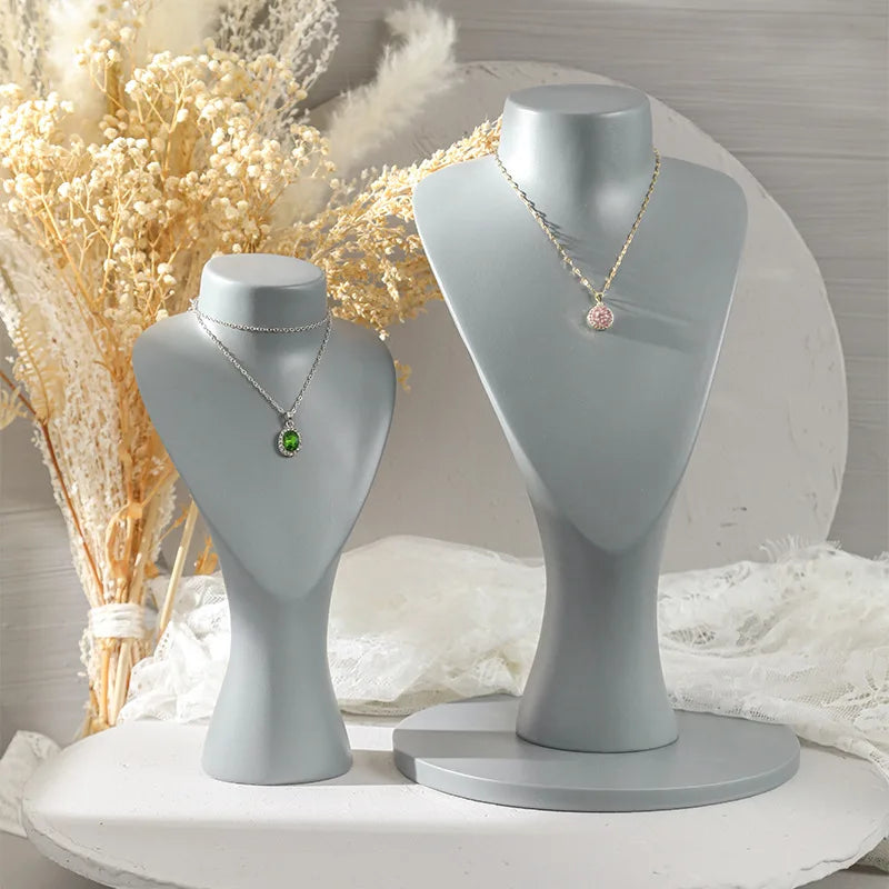 Buste Collier Velours Gris Long Sautoir