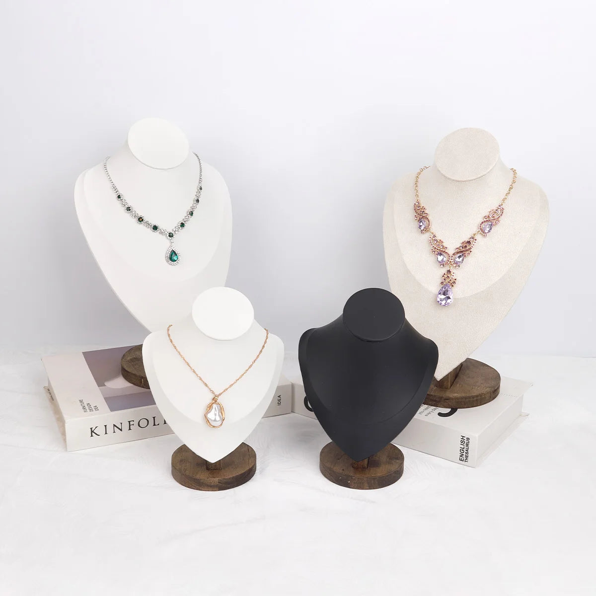 Buste Collier Velours Cuir Mannequin Vitrine