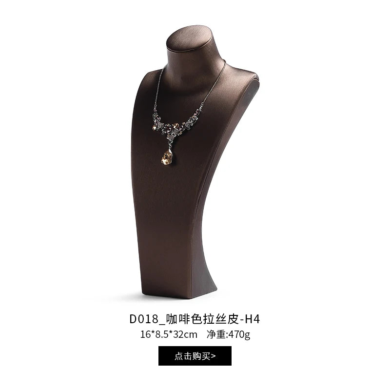 Buste Cou Cuir Portrait Mannequin Pendentif
