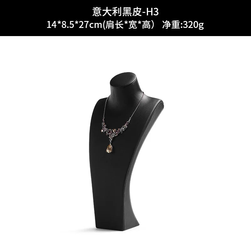 Buste Cou Cuir Portrait Mannequin Pendentif