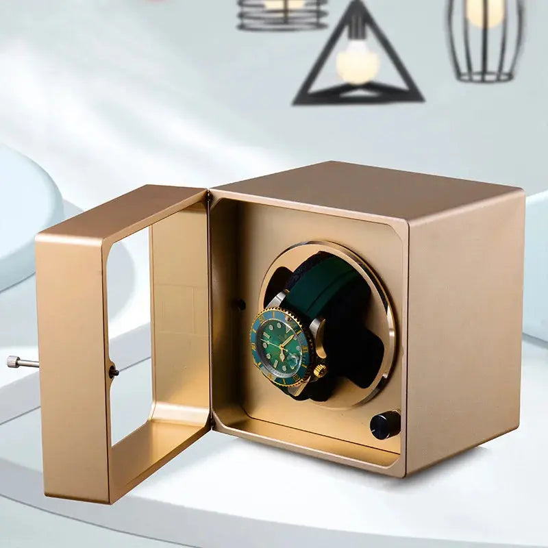 Remontoir Montre Métal Doré Futuriste Solo
