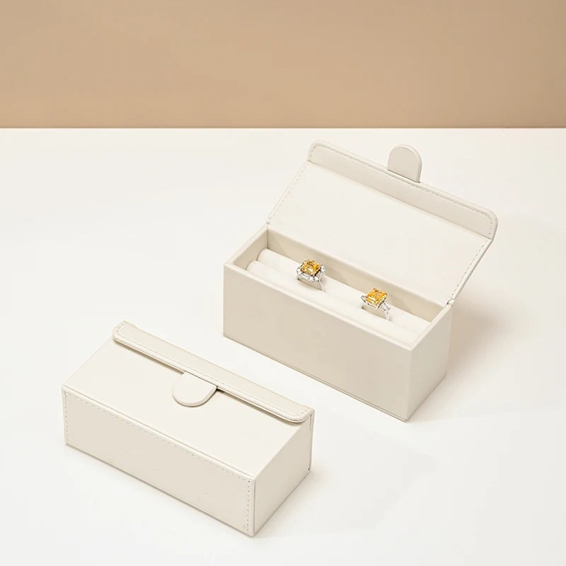 Boîte à Bagues Cuir PU Intérieur Velours 4 Coloris