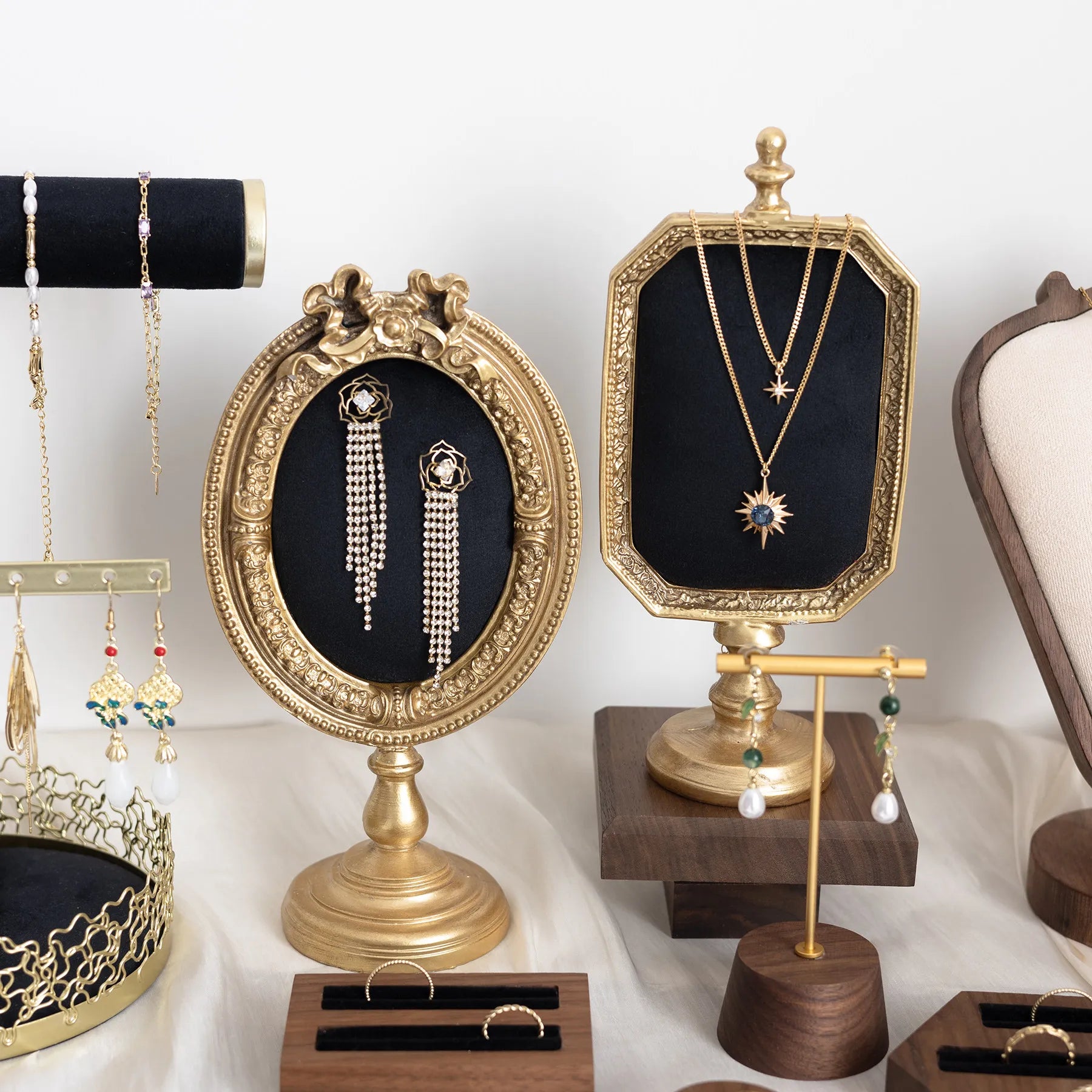 Porte Bijoux Cadre Métal Doré Baroque Vintage