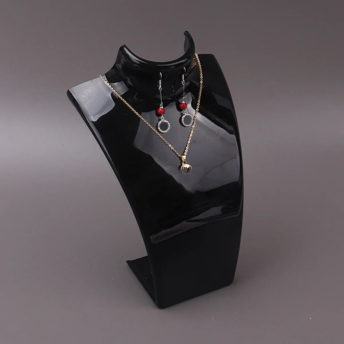 Présentoir Collier Buste Plastique 3 Coloris