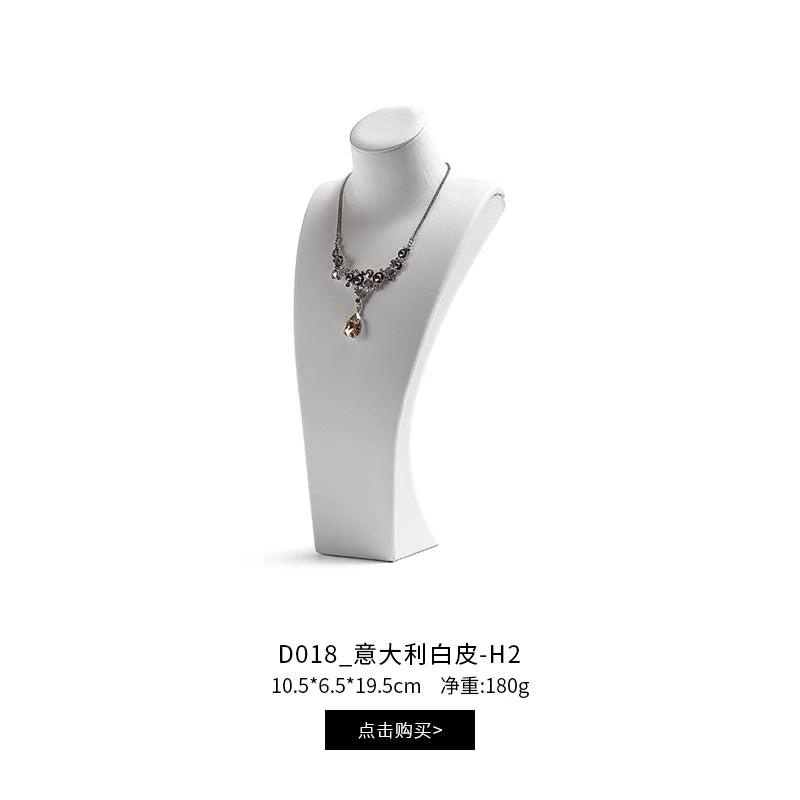 Buste Cou Cuir Portrait Mannequin Pendentif