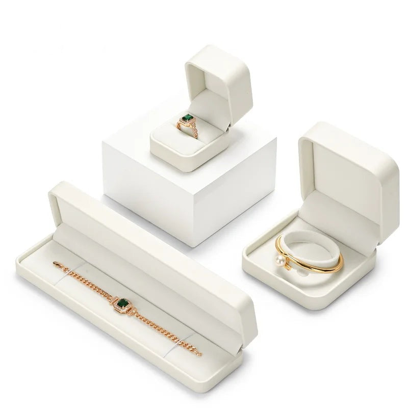 Écrin à Bijoux Simili Cuir Bleu, Beige ou Rose, 5 Formats