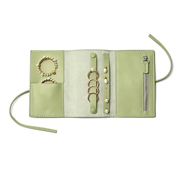 Pochette bijoux à rouleau – Pochette verte ouverte, 14 x 26 cm