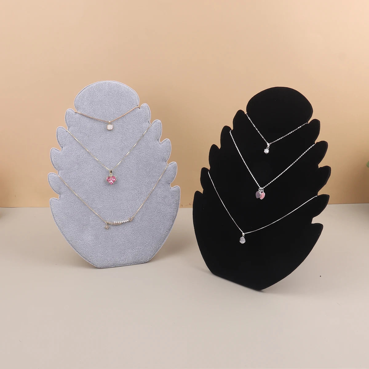 Présentoir Collier Velours Feuille Plat