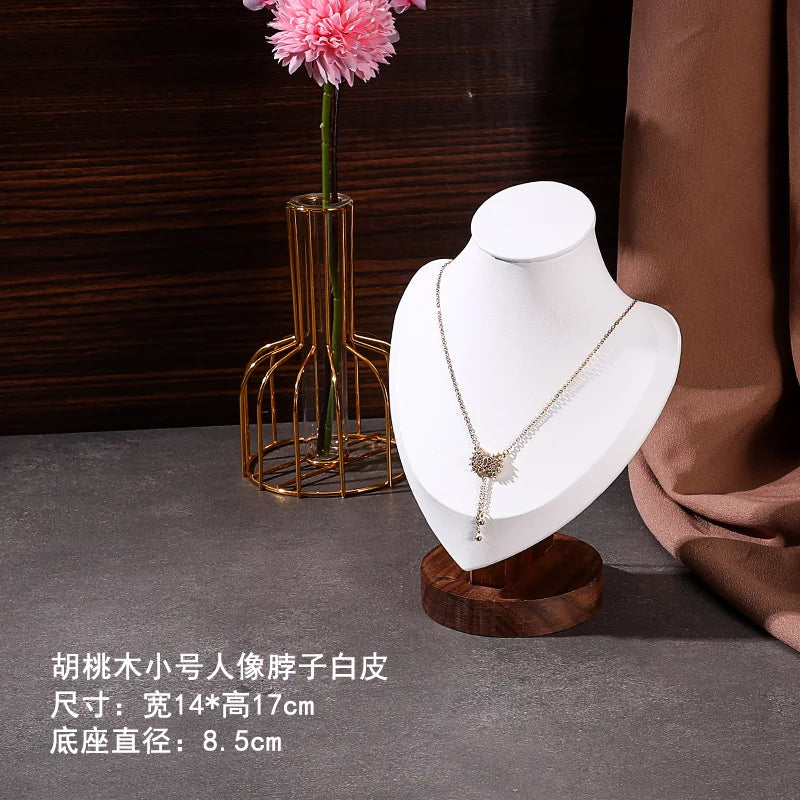 Buste Collier Bois Massif Portrait