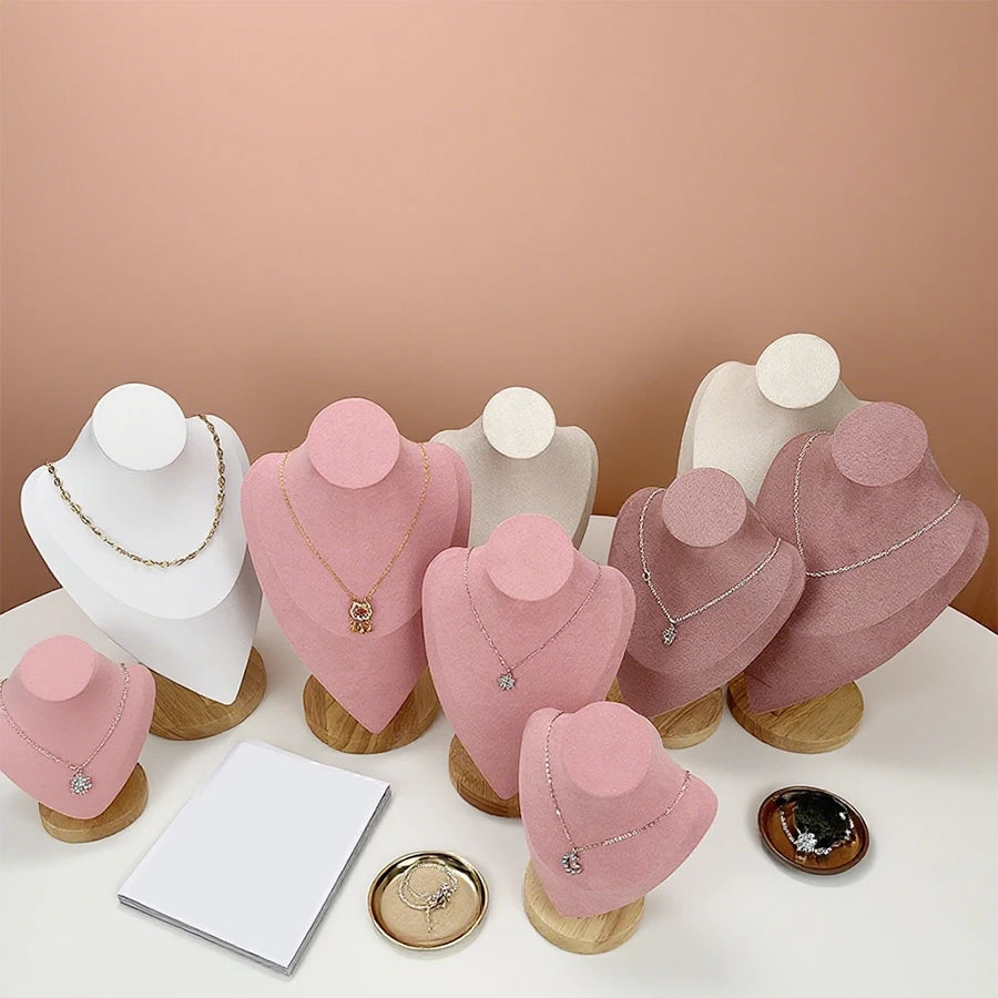 Buste Cou Cuir Rose Portrait Vitrine