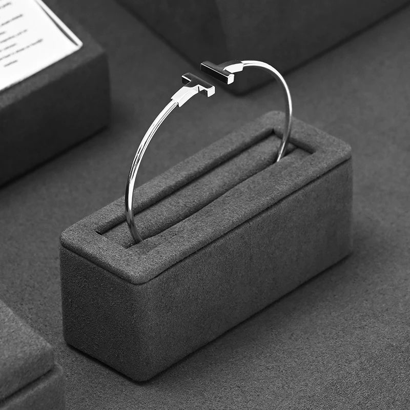 Présentoir Bijoux Velours Gris Boutique