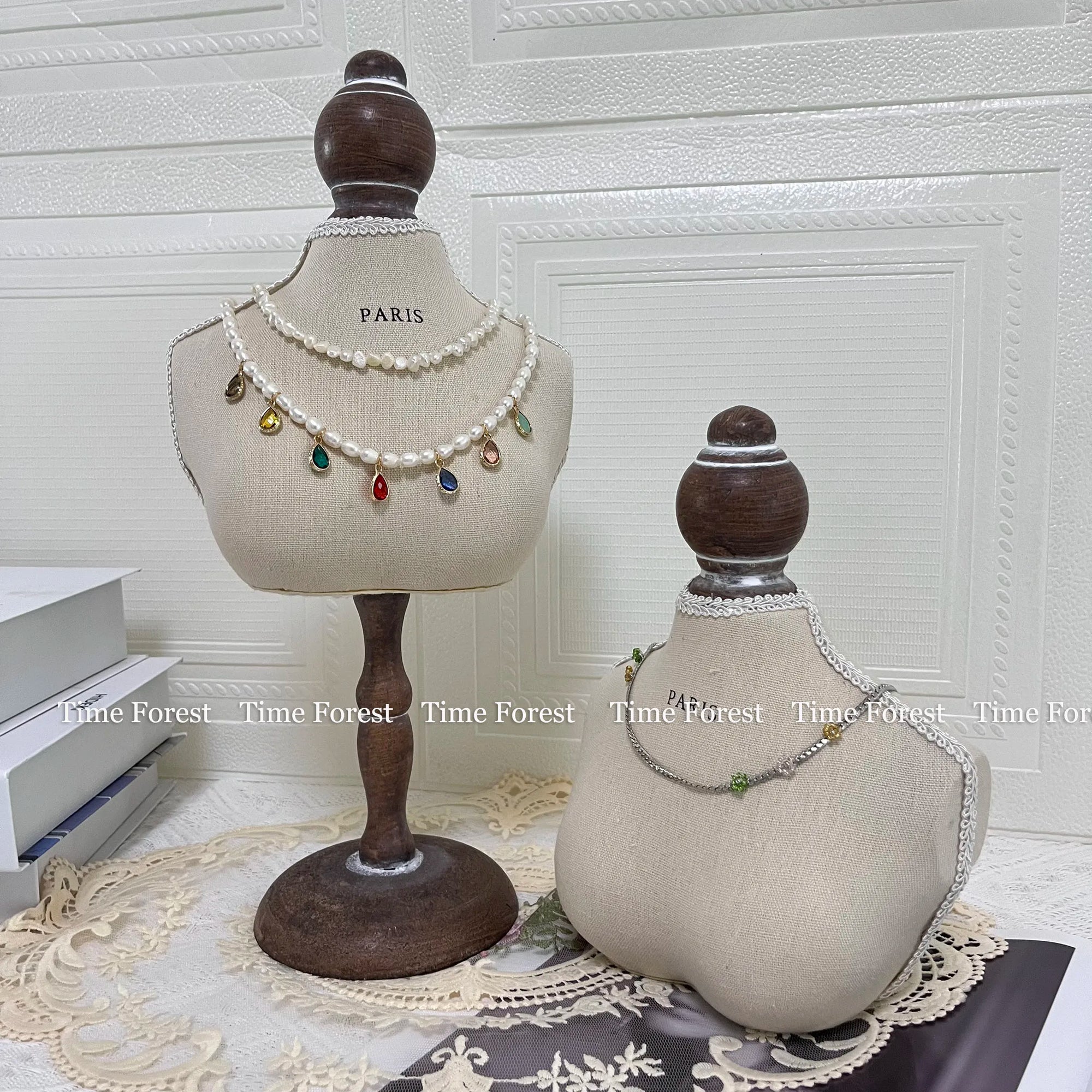 Buste Présentoir Collier Velours Motif Classique