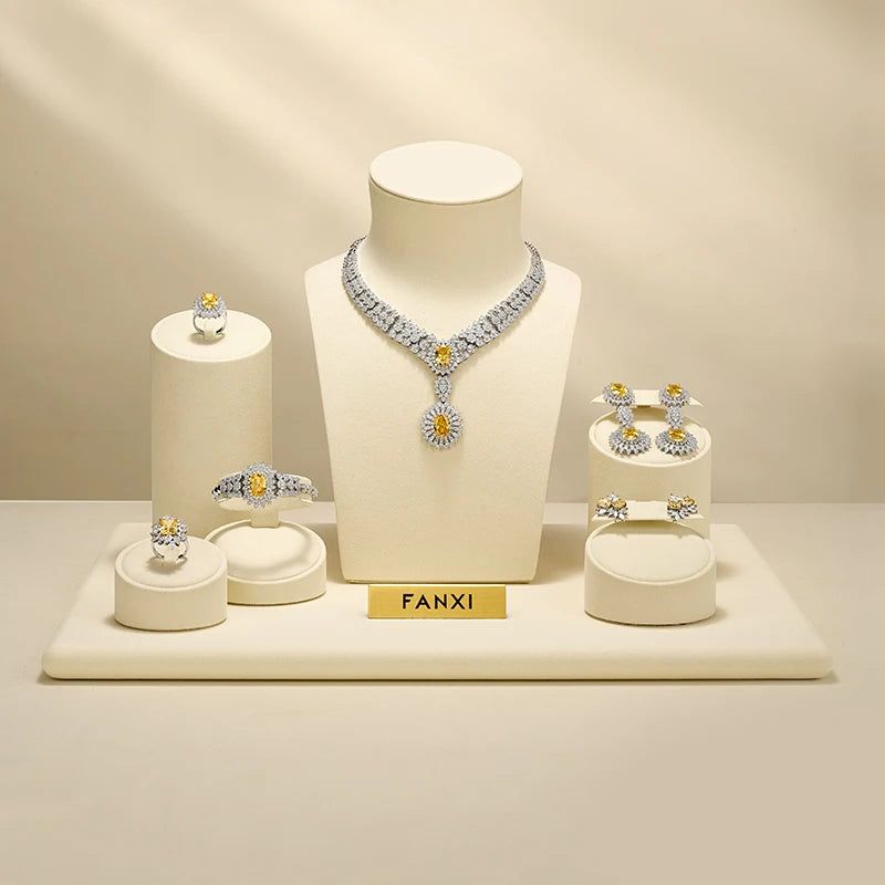 Présentoir Bijoux Daim Beige Comptoir Magasin