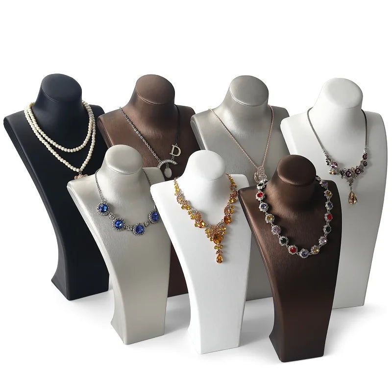 Buste Cou Cuir Portrait Mannequin Pendentif