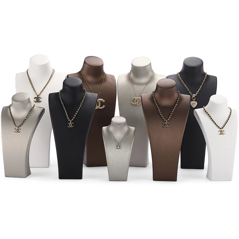 Buste Cou Cuir Portrait Mannequin Pendentif