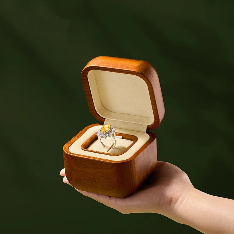 Écrin à Bague en Bois Massif avec Intérieur Beige