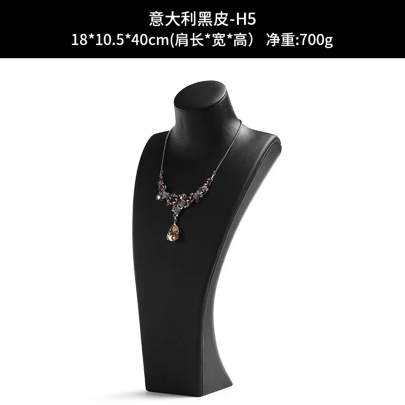 Buste Cou Cuir Portrait Mannequin Pendentif