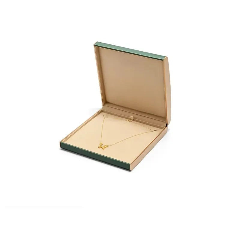 Écrin à bijoux simili cuir vert – boîte grand collier