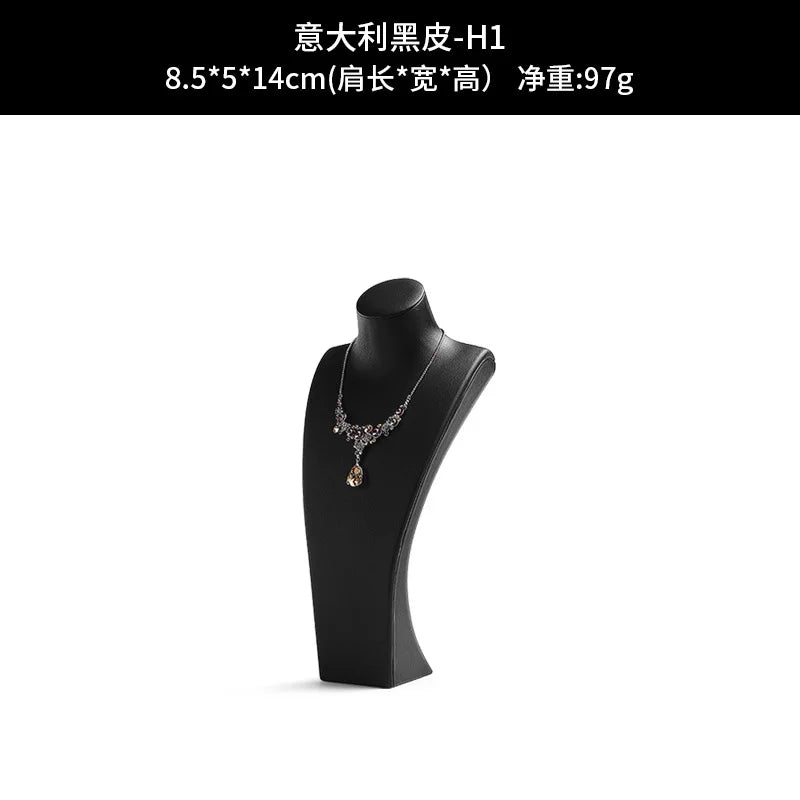 Buste Cou Cuir Portrait Mannequin Pendentif