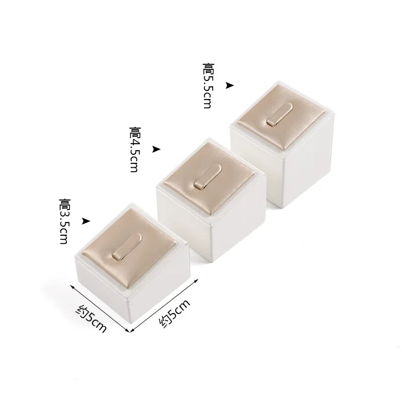 Présentoir Bijoux Cuir Blanc Comptoir Boutique