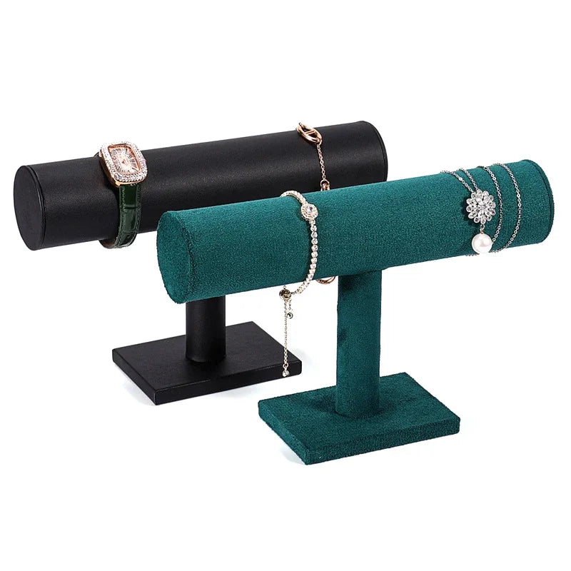 Présentoir bracelet T-bar en suédine – T-bars noir et vert avec montre et bracelets