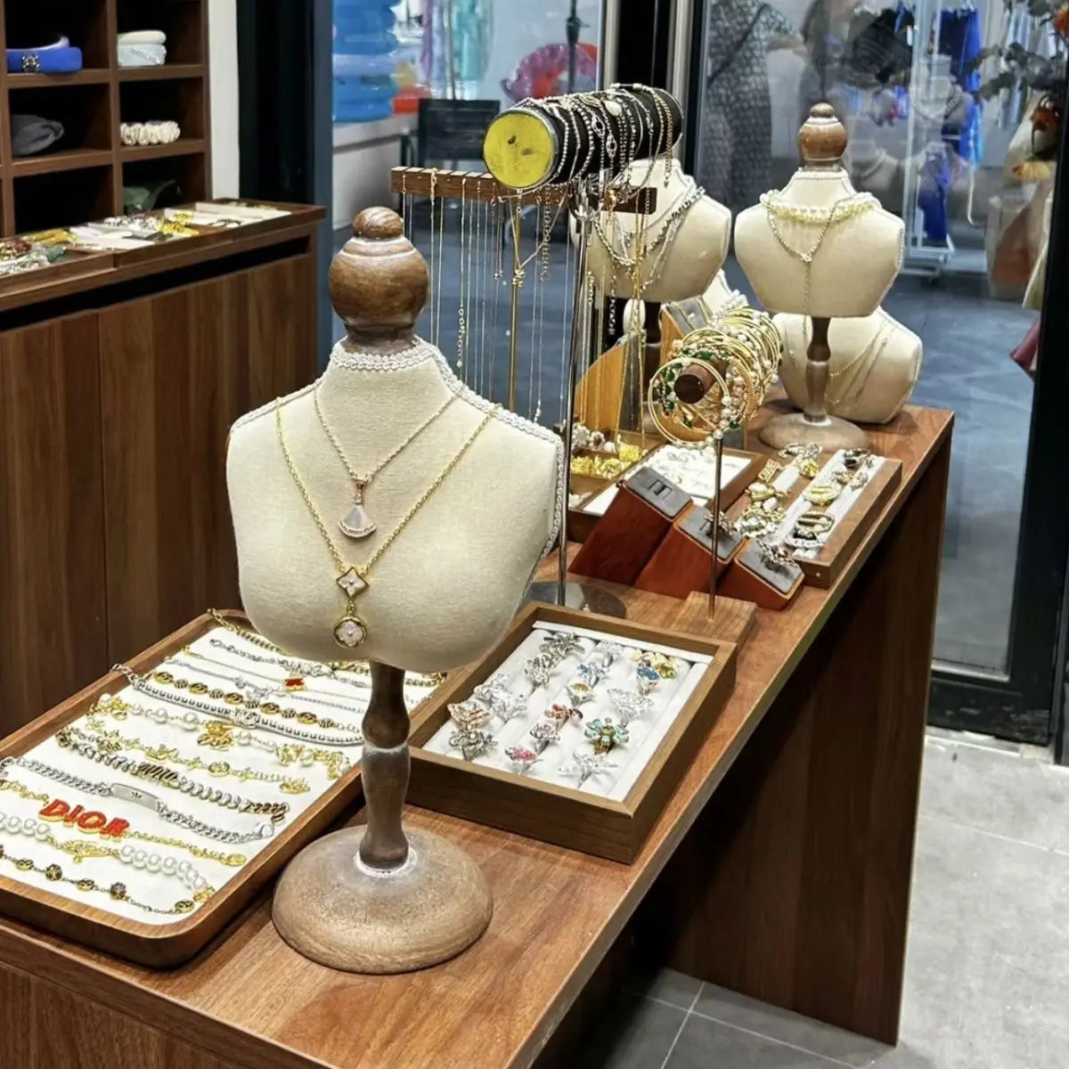 Présentoir Collier Bois Massif Vintage Vitrine