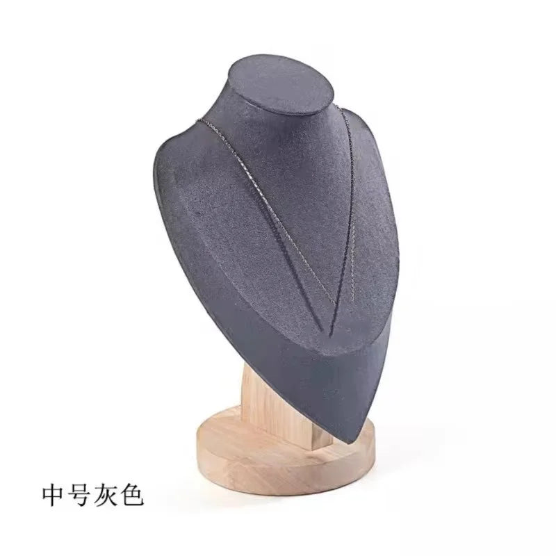Buste Collier Bois Massif Portrait