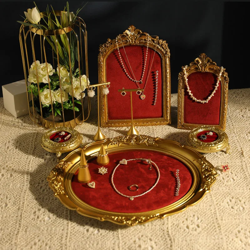 Présentoir Bijoux Velours Rouge et Doré