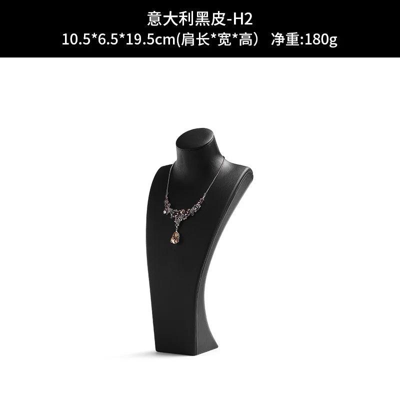 Buste Cou Cuir Portrait Mannequin Pendentif