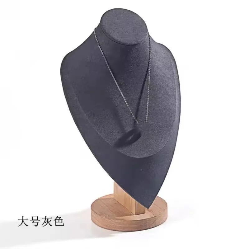 Buste Collier Bois Massif Portrait