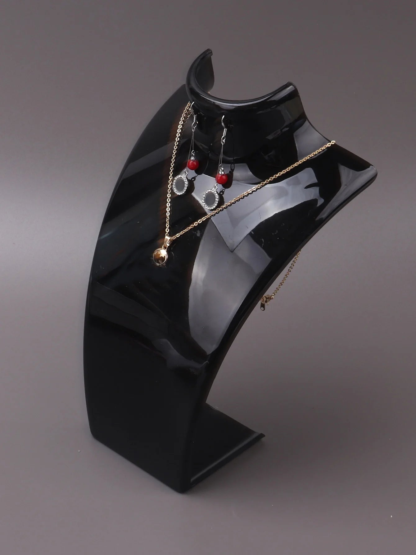 Présentoir Collier Buste Plastique 3 Coloris