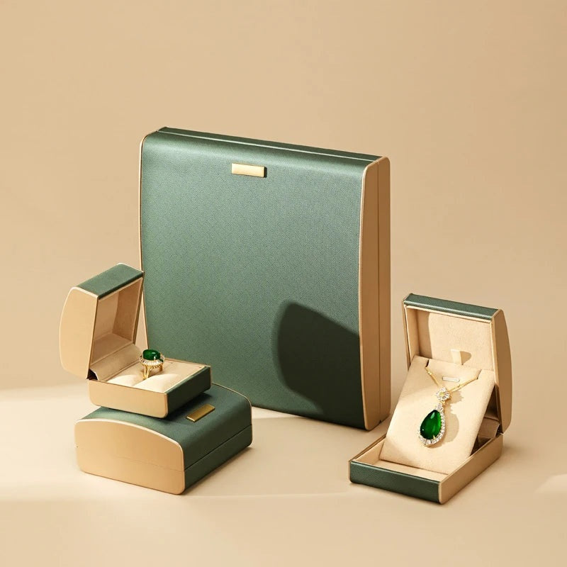 Écrin à Bijoux Simili Cuir Vert, Intérieur Beige, 7 Formats