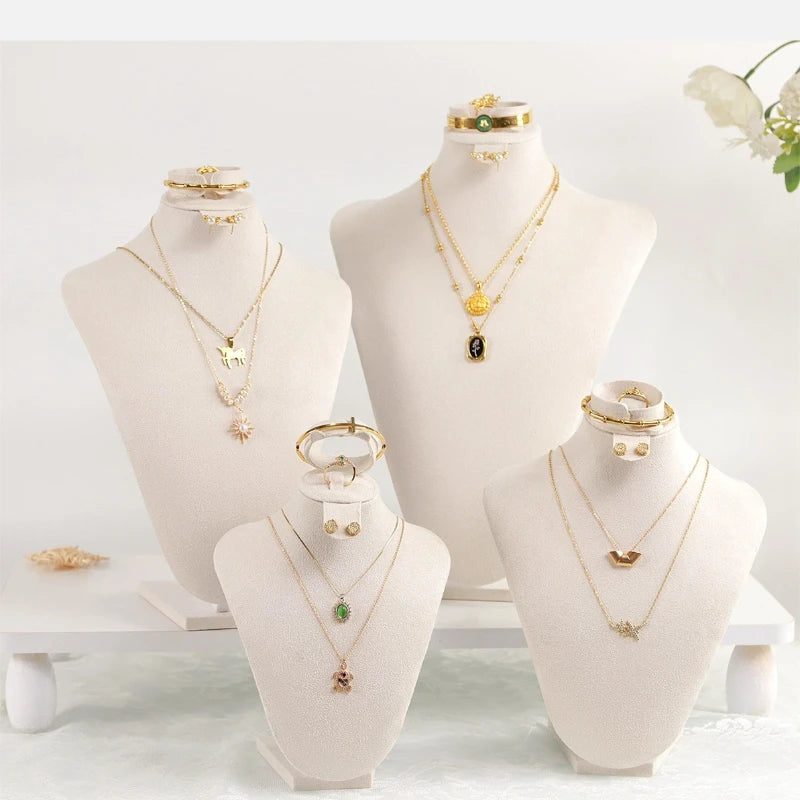Présentoir Collier Velours Blanc Style