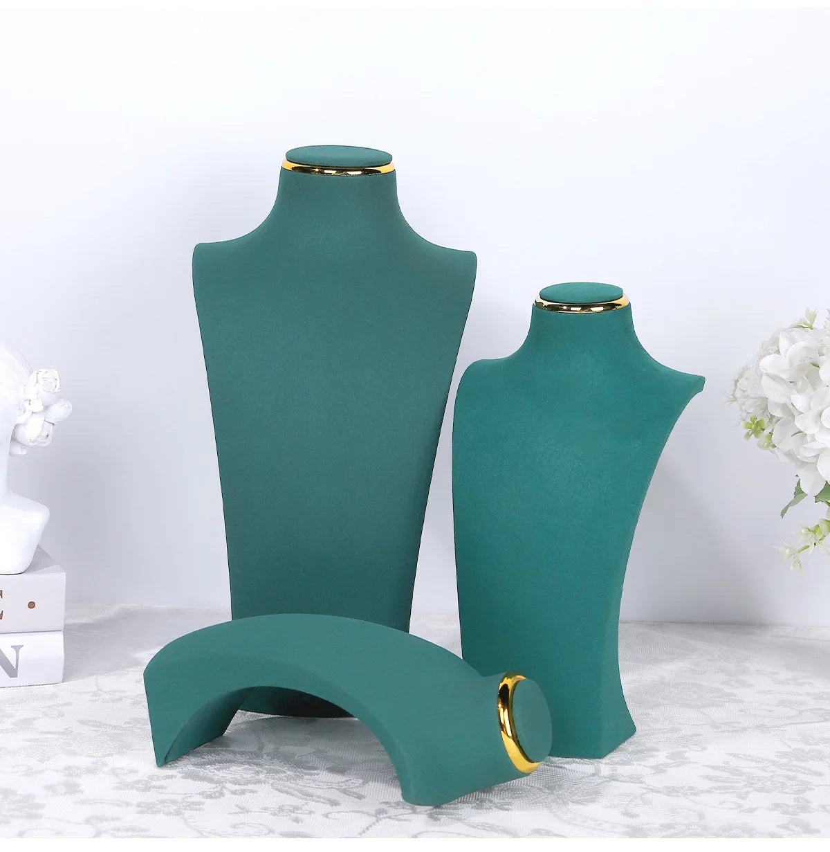 Présentoir Collier Buste Simili Cuir Doré
