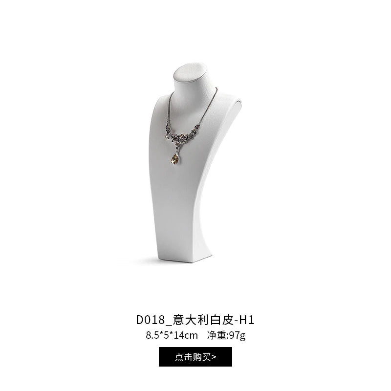 Buste Cou Cuir Portrait Mannequin Pendentif