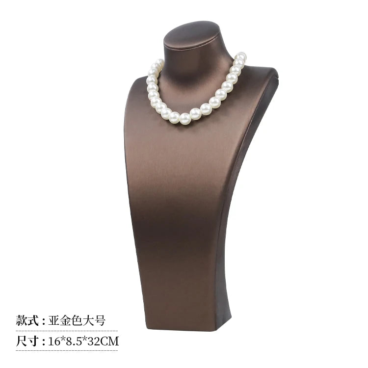 Buste Cou Cuir Blanc Mannequin Pendentif