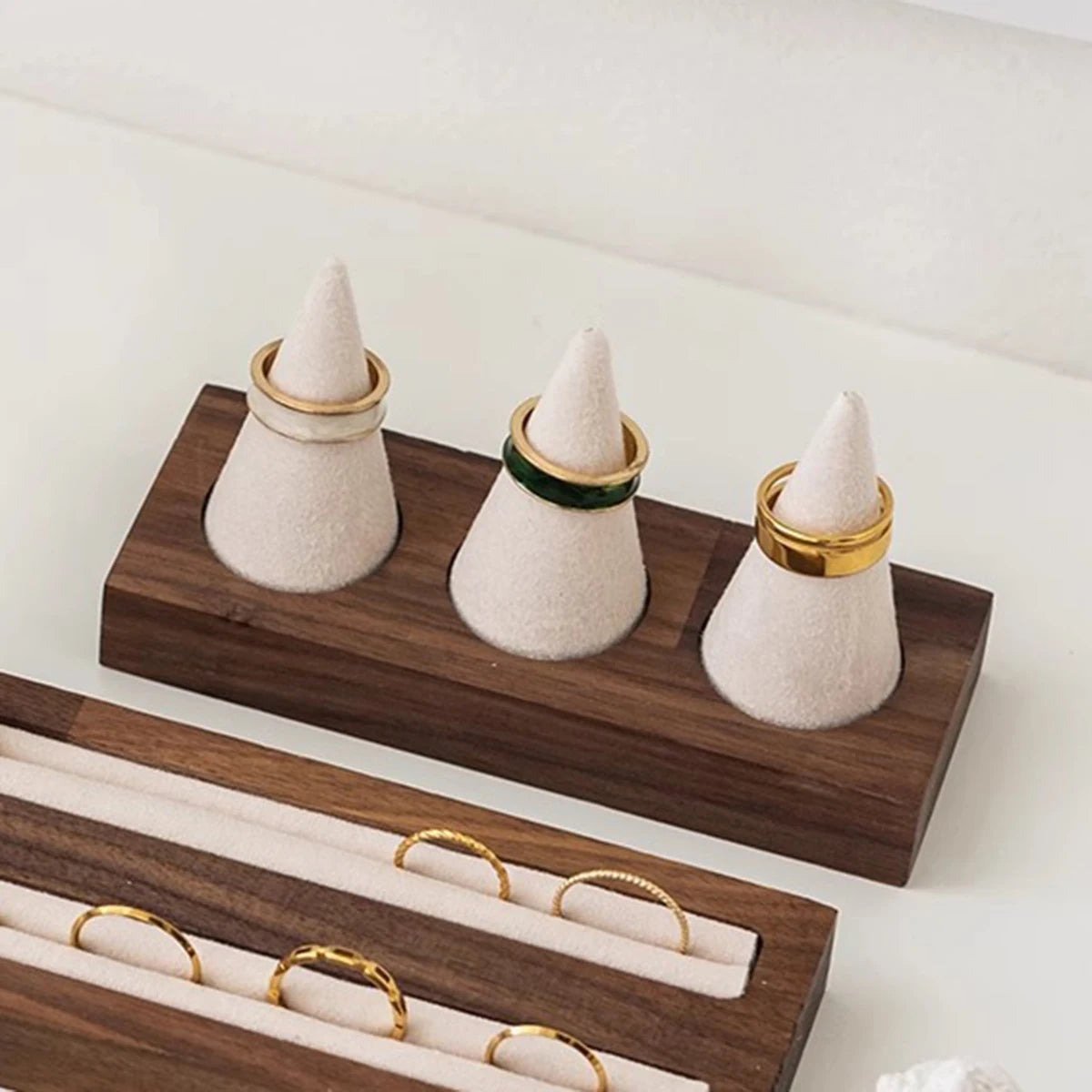 Présentoir Bois Noyer Bagues Boucles d'Oreilles Velours