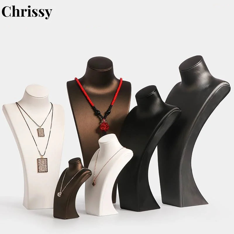 Buste Collier Cuir Simili Blanc Pendentif