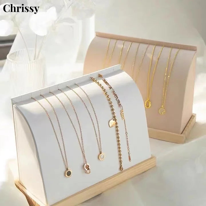 Buste Collier Bois Massif Ras du Cou