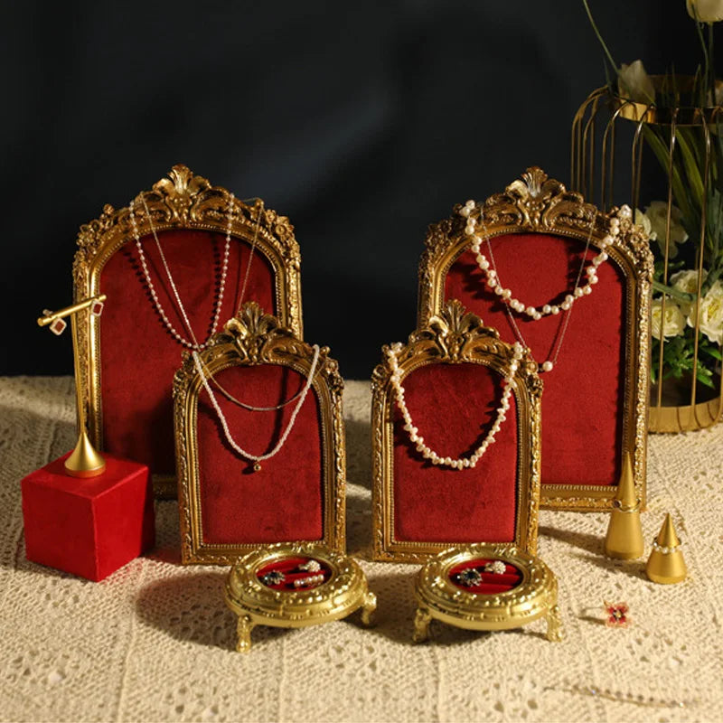 Présentoir Bijoux Velours Rouge et Doré